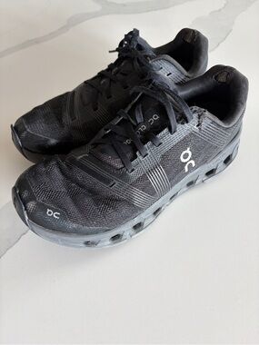 On Cloud Kids Black Lightweight Performance Sneakers